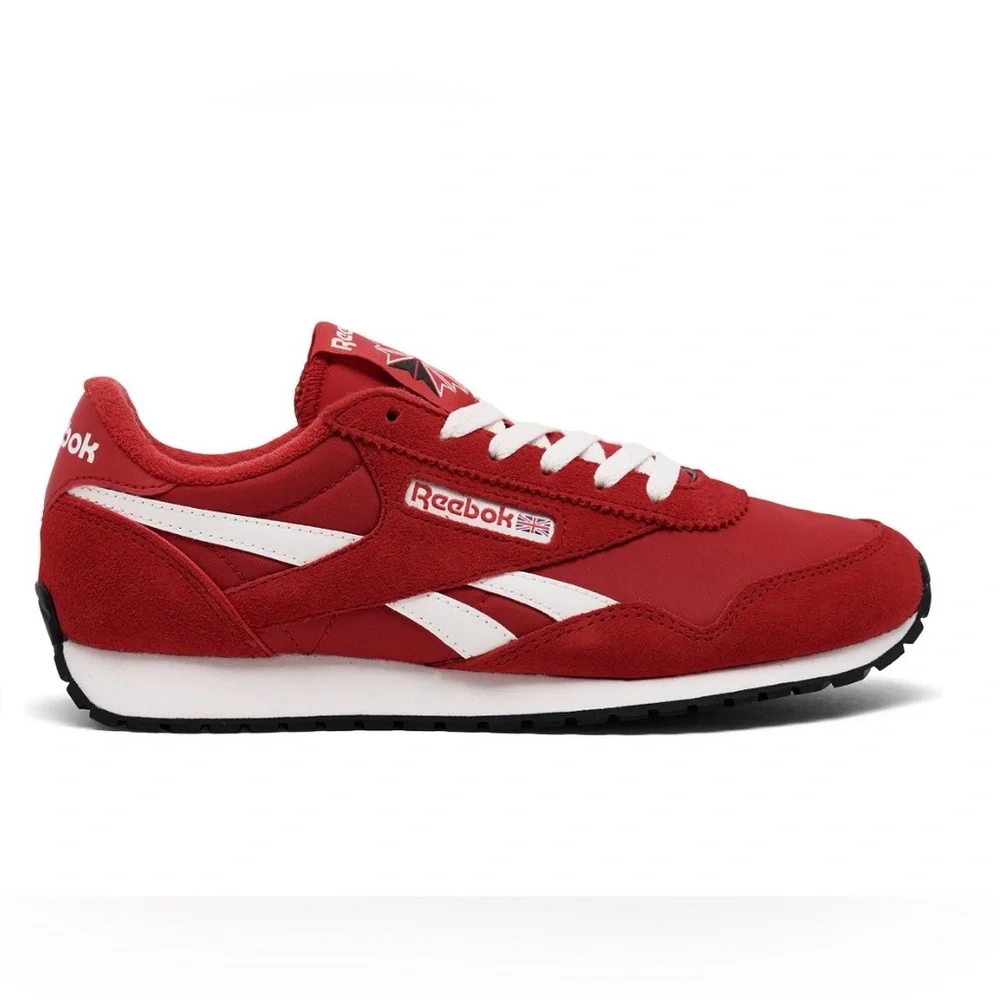 NWT Reebok Red & White Low-Top women’s Sneaker 9 - Picture 3 of 4